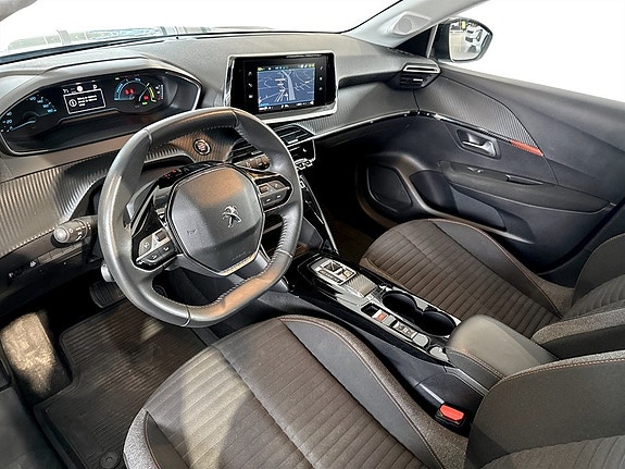 Peugeot e-208 5 of 17