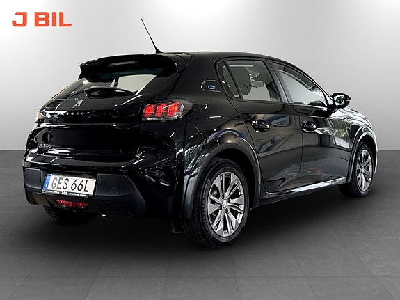Peugeot e-208 3 of 17
