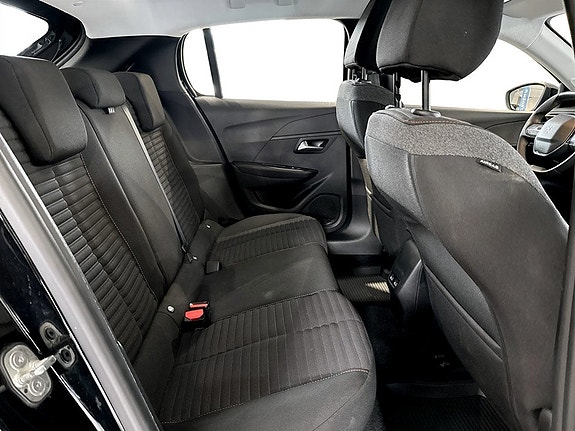 Peugeot e-208 14 of 17