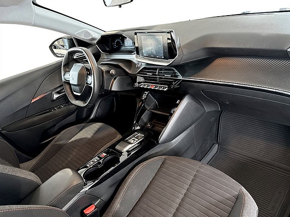 Peugeot e-208 13 of 17