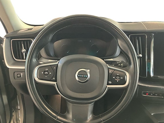 Volvo XC60 11 of 15