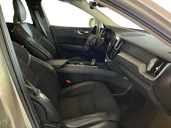 Volvo XC60 5 of 15