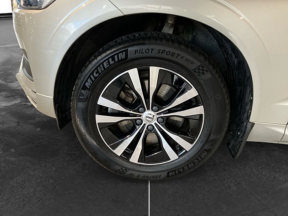 Volvo XC60 10 of 15