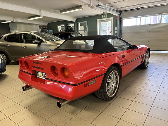 Chevrolet Corvette 3 of 4