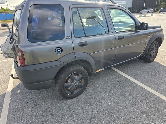 Land Rover Freelander 3 of 8