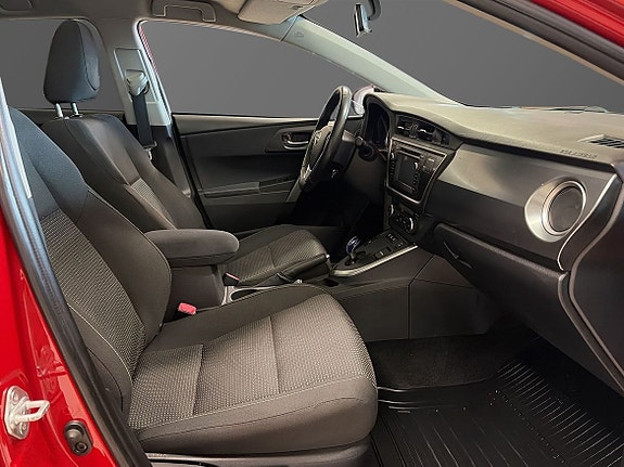 Toyota Auris 3 of 11