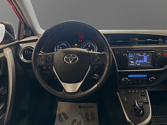 Toyota Auris 5 of 11