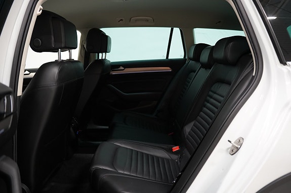 Volkswagen Passat Alltrack 22 of 27