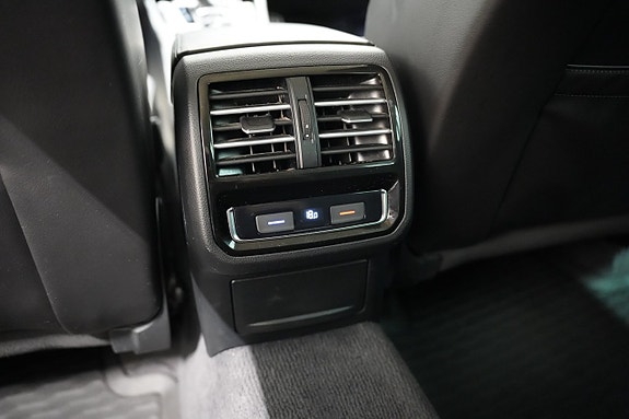 Volkswagen Passat Alltrack 23 of 27