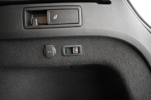 Volkswagen Passat Alltrack 26 of 27