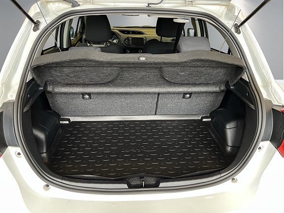 Toyota Yaris 7 of 26
