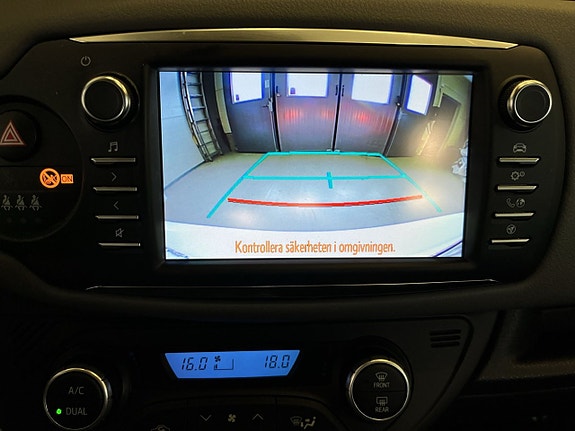 Toyota Yaris 17 of 26