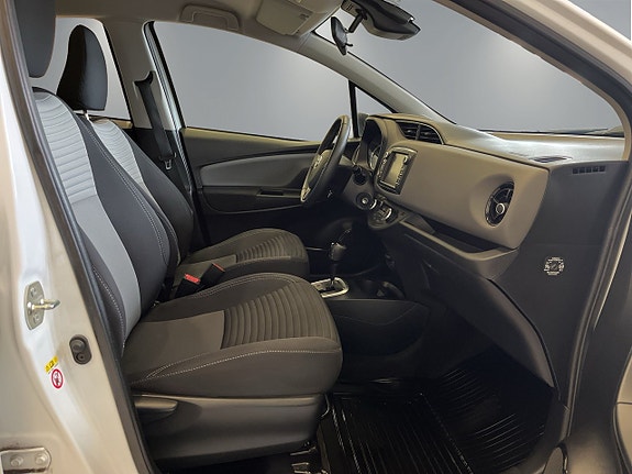 Toyota Yaris 9 of 26