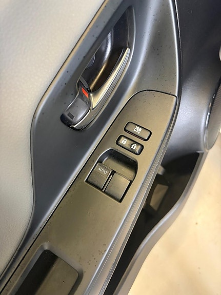 Toyota Yaris 24 of 26