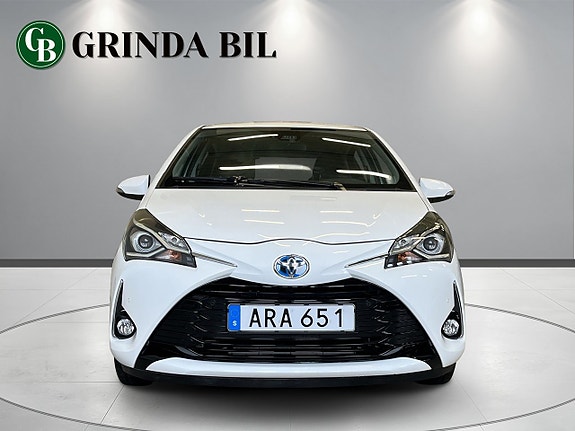 Toyota Yaris 5 of 26