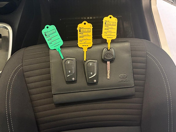 Toyota Yaris 26 of 26