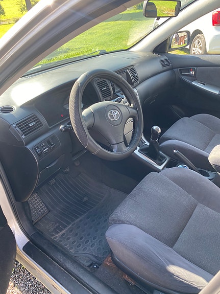 Toyota Corolla 6 of 12