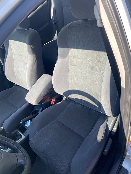 Toyota Corolla 7 of 12