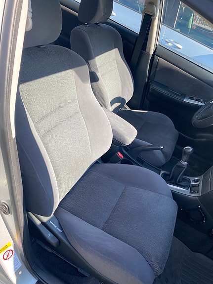 Toyota Corolla 9 of 12