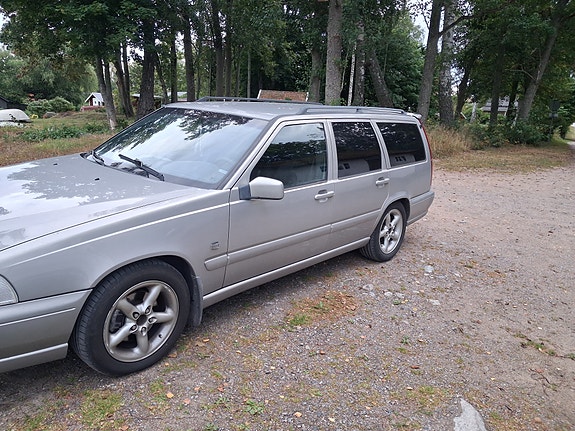 Volvo V70 6 of 7