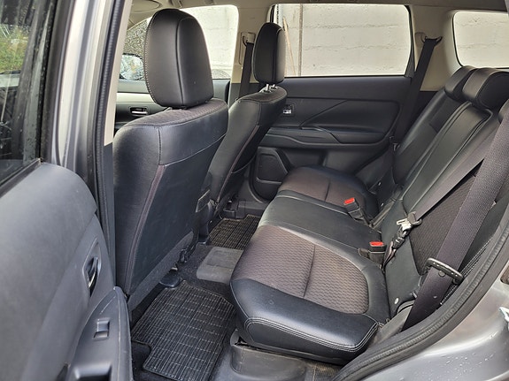 Mitsubishi Outlander 3 of 12