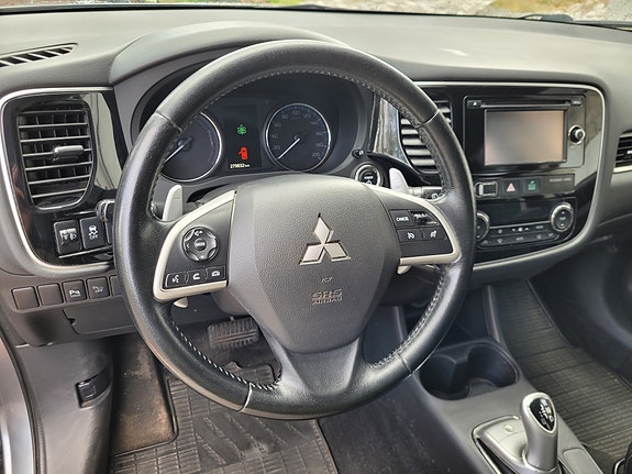 Mitsubishi Outlander 4 of 12