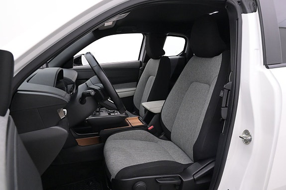 Mazda MX-30 10 of 27