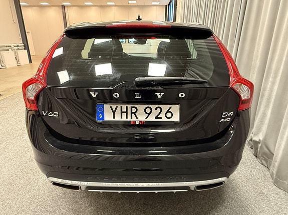 Volvo V60 Cross Country 6 of 16