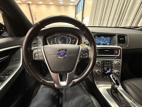 Volvo V60 Cross Country 15 of 16