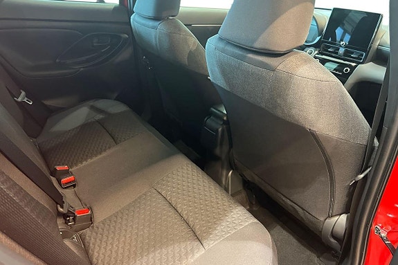 Toyota Yaris Cross 9 of 21