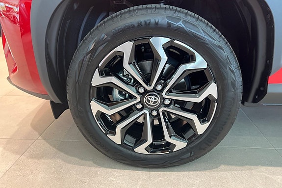 Toyota Yaris Cross 17 of 21