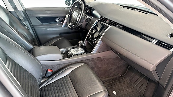 Land Rover Discovery Sport 3 of 9