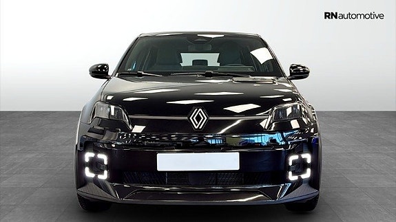 Renault 5 E-Tech 8 of 15