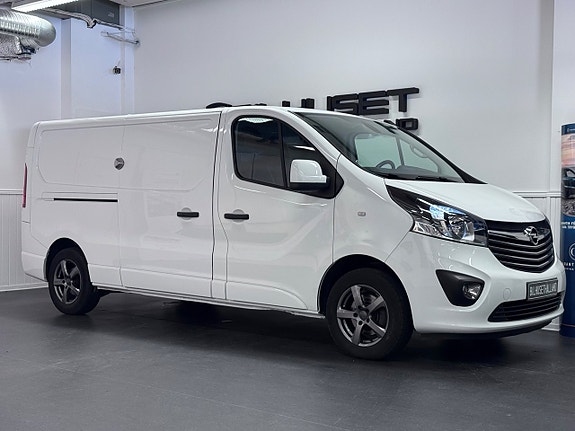 Opel Vivaro 5 of 24