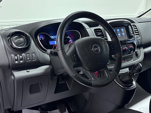 Opel Vivaro 15 of 24