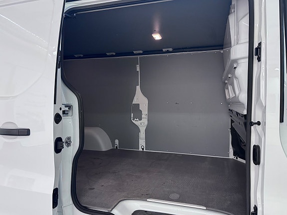 Opel Vivaro 10 of 24