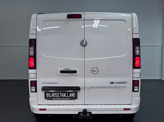 Opel Vivaro 8 of 24
