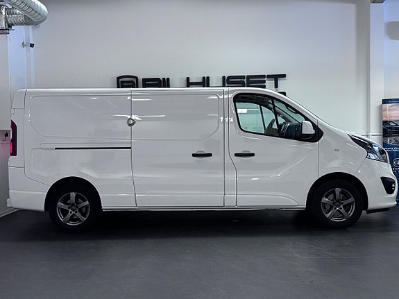 Opel Vivaro 6 of 24