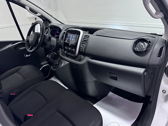 Opel Vivaro 14 of 24