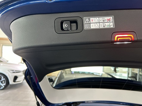 Mercedes-Benz C220 9 of 13
