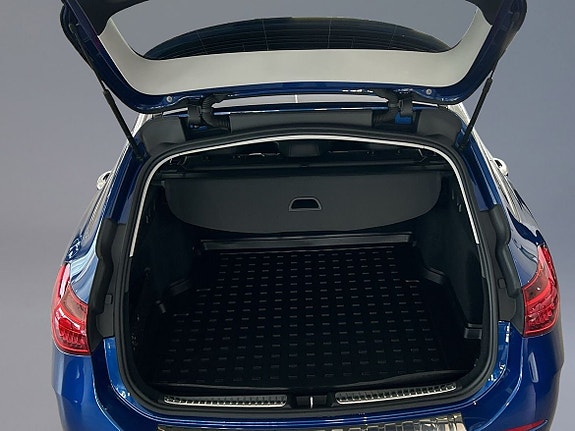 Mercedes-Benz C220 8 of 13
