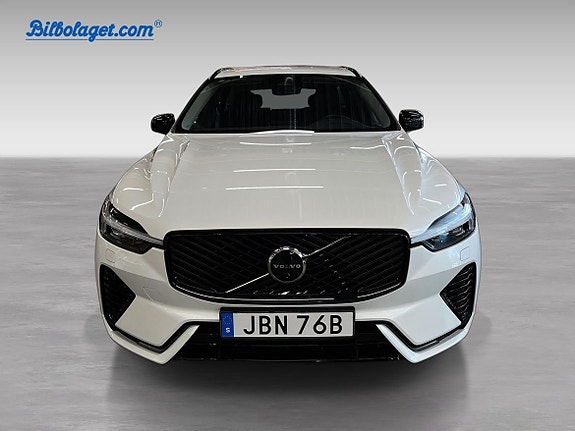 Volvo XC60 2 of 15