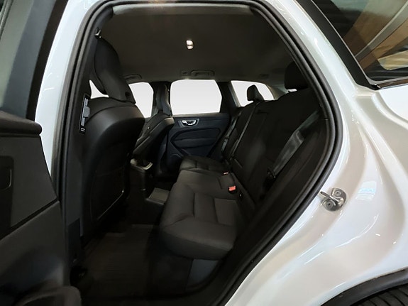 Volvo XC60 9 of 15