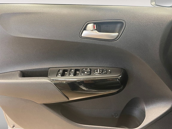 Kia Picanto 25 of 25