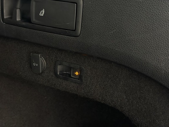 Volkswagen Passat Alltrack 28 of 30