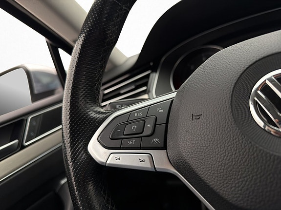 Volkswagen Passat Alltrack 21 of 30