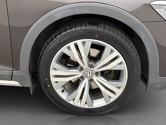 Volkswagen Passat Alltrack 30 of 30