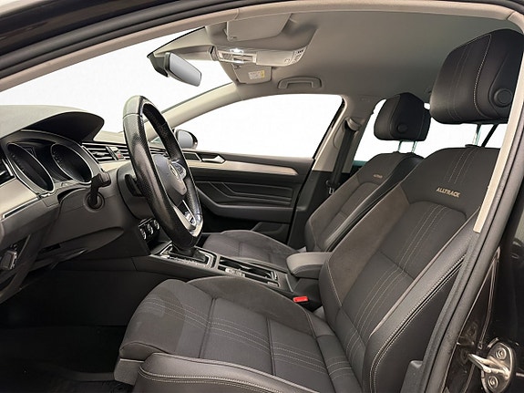 Volkswagen Passat Alltrack 14 of 30