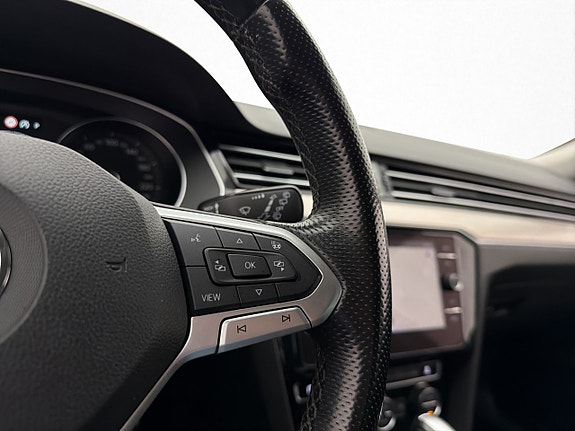 Volkswagen Passat Alltrack 23 of 30