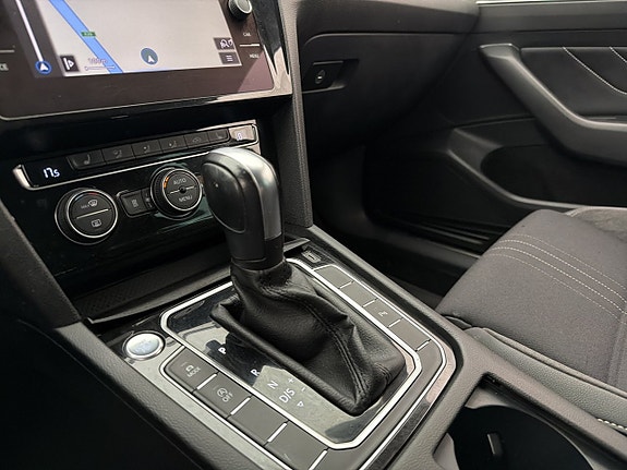 Volkswagen Passat Alltrack 25 of 30